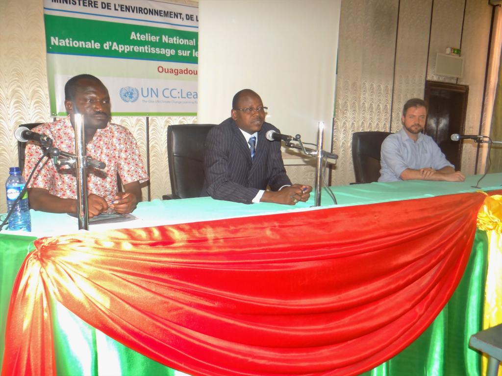 From left to right, Mr. Augustin Kabore, moderator of the workshop, Mr. Pamoussa Ouedraogo, Technical Coordinator of the SP/CNDD programs and Mr. Vincens Cote, representative of seretariat UN CC:Learn