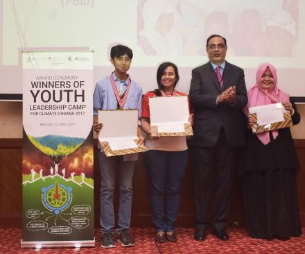 YLCCC 2017 top three students, awarded by Dr Shahbaz Khan, Director and Representative, UNESCO Regional Science Bureau for Asia and the Pacific, win sponsorship for Tribal Climate Camp, in the USA
