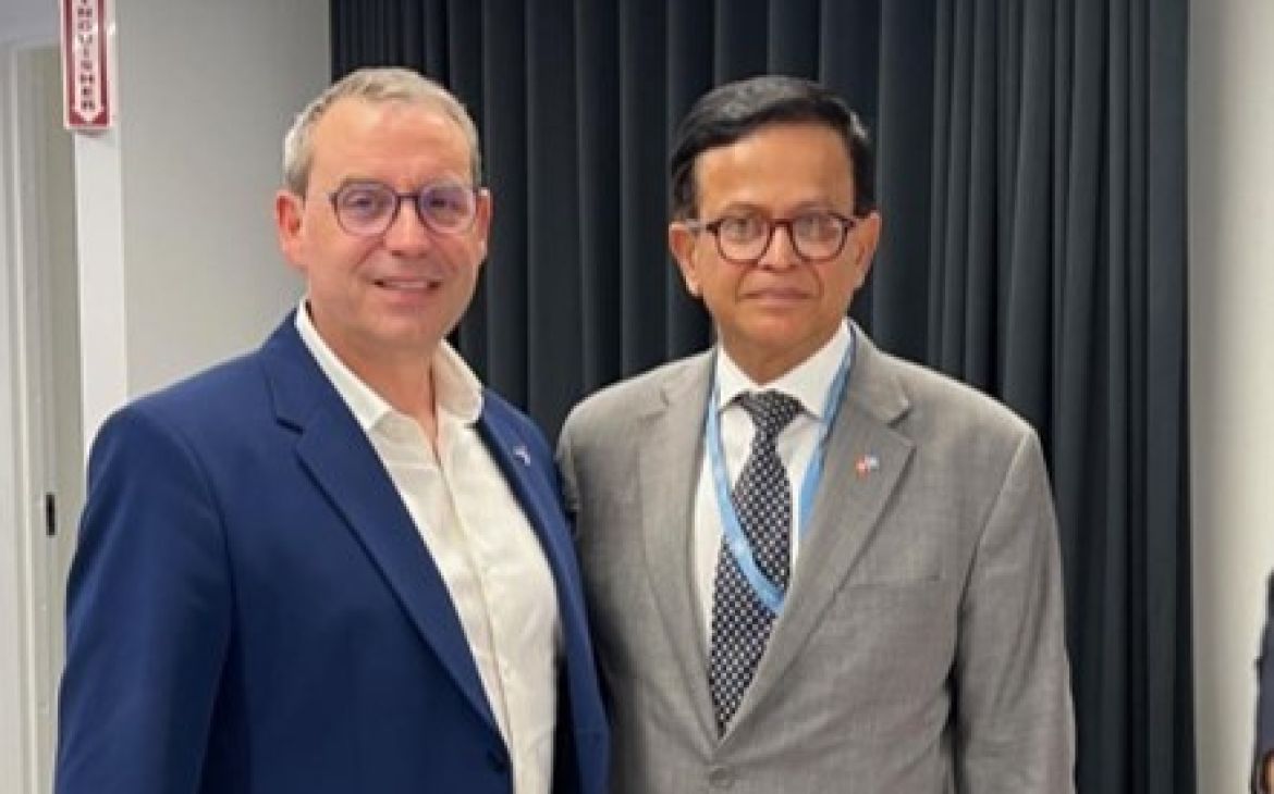 Mayor Mr. Philippe Rio of Gringy, France and UNITAR Executive Director Mr. Nikhil Seth. Mayor Mr. Philippe Rio of Gringy, France and UNITAR Executive Director Mr. Nikhil Seth.