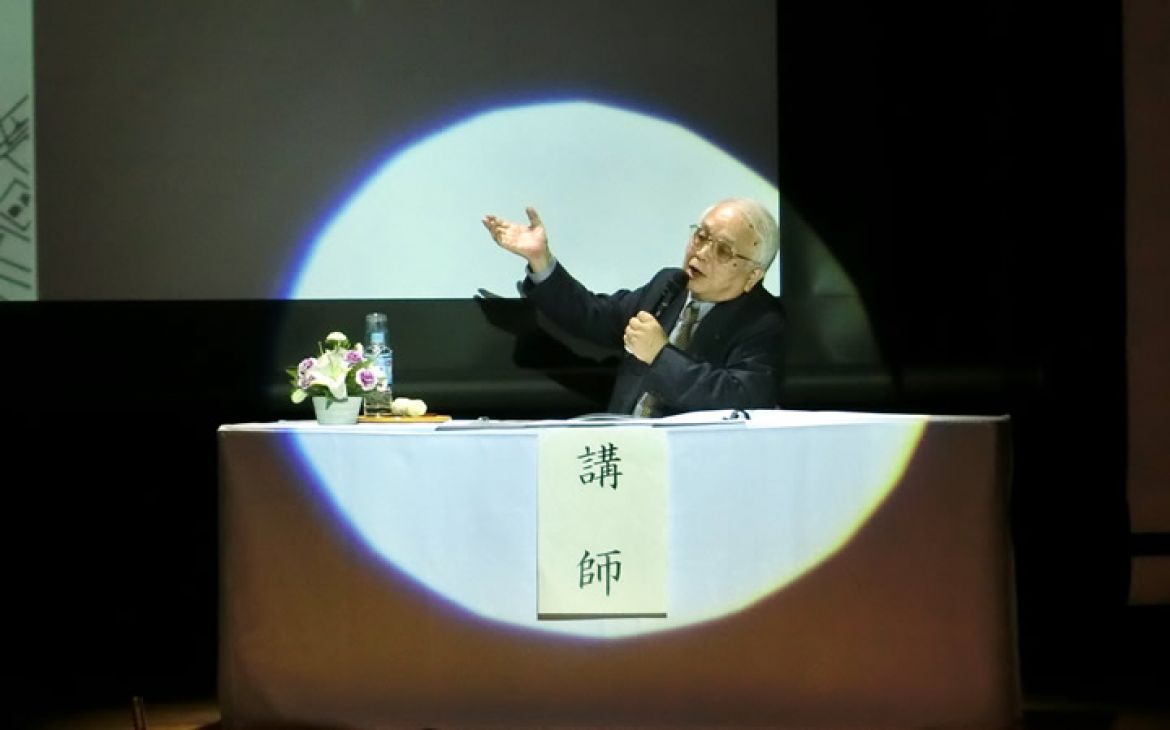 Mr. Nishikiori shared his A-bomb experiences with the audience including the mayors of Hiroshima City and Nagasaki City