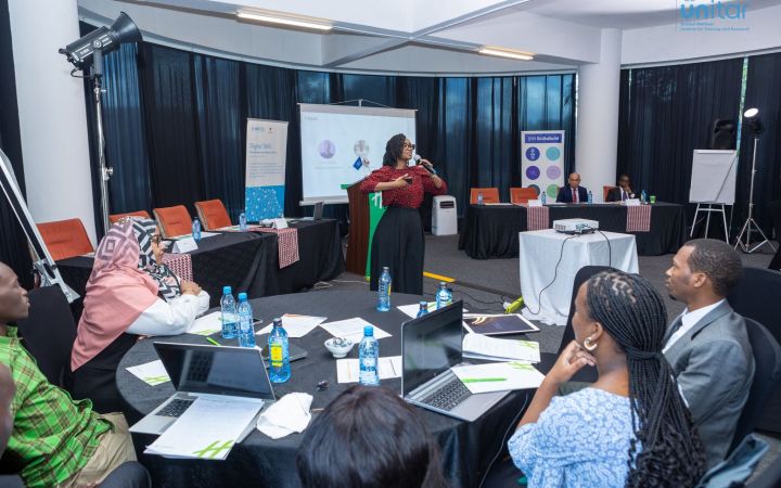 Emmanuel Mutabazi working with other participants from the UNITAR “Developing Essential Digital Skills for Women and Youth in Africa” programme Emmanuel Mutabazi working with other participants from the UNITAR “Developing Essential Digital Skills for Women and Youth in Africa” programme