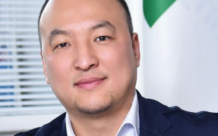 Mr. Bumerdene Dulam, CEO of Mongolian National Consulting Firm and a founder of the NGO “Mongolian Green Business Council” Mr. Bumerdene Dulam, CEO of Mongolian National Consulting Firm and a founder of the NGO “Mongolian Green Business Council”