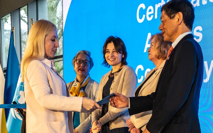 Name	Operations 2023 “Bolstering Livelihoods: Digital Reskilling for Ukrainian Women Evacuees in Poland” participant, Iryna Markina. Ukrainian woman receiving a certificate from esteemed guests
