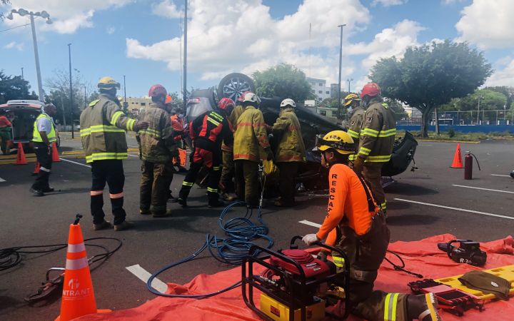 Road traffic crash simulation and vehicle extrication services Road traffic crash simulation and vehicle extrication services