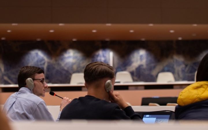 Students connected both in-person and online in  Global YCD at Palais des Nations.  Photo: Lorenzo Franchi / UN CC:Learn