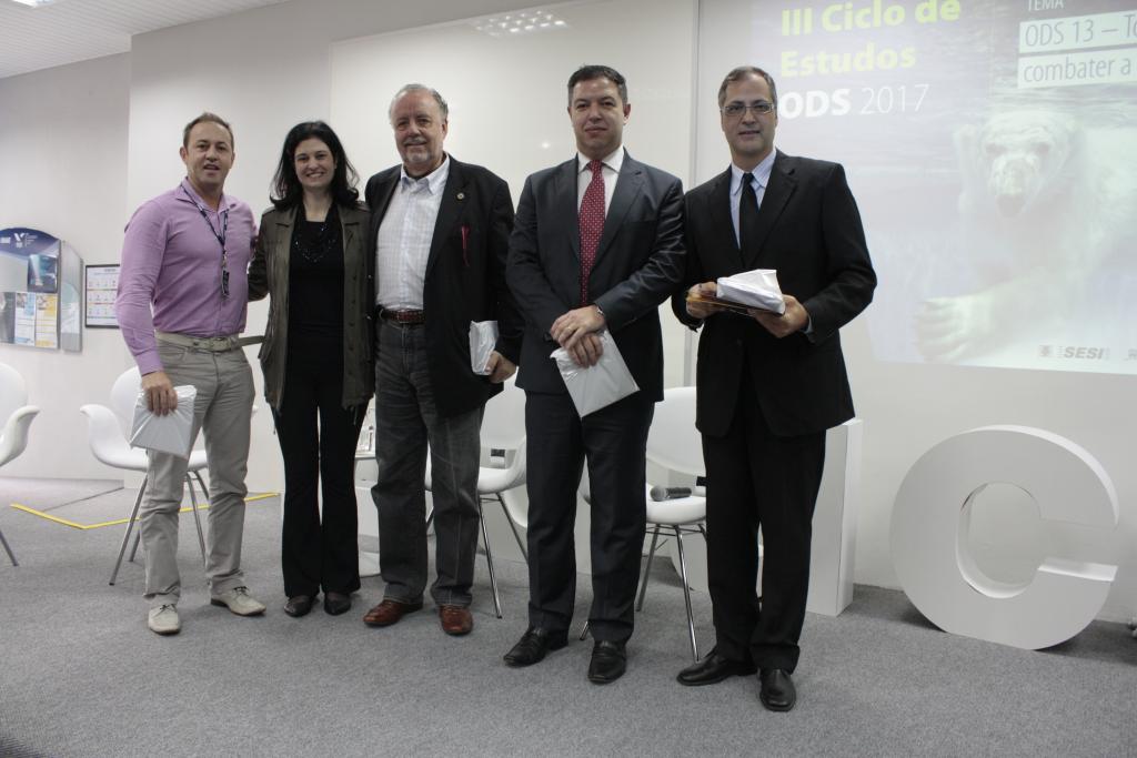 Charles Carneiro; Ms. Isabela Drago; Prof. Norman Arruda Filho; Captain Eduardo Pinheiro; Prof. Zeca Simões (from left to right).