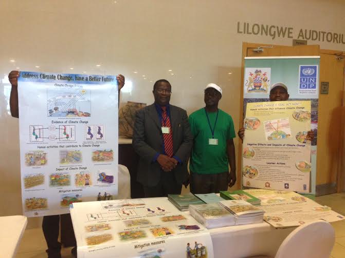 Malawi launches secondary school sourcebook on climate change